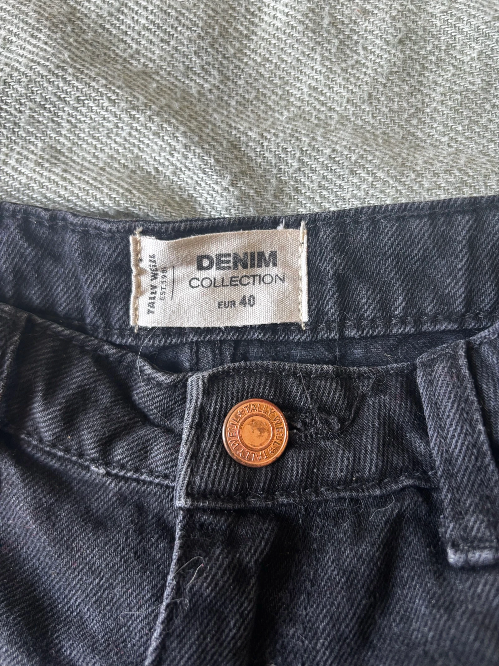 251/  Frayed effect black denim shorts - Tally Weijl - Size 40 – photo 3
